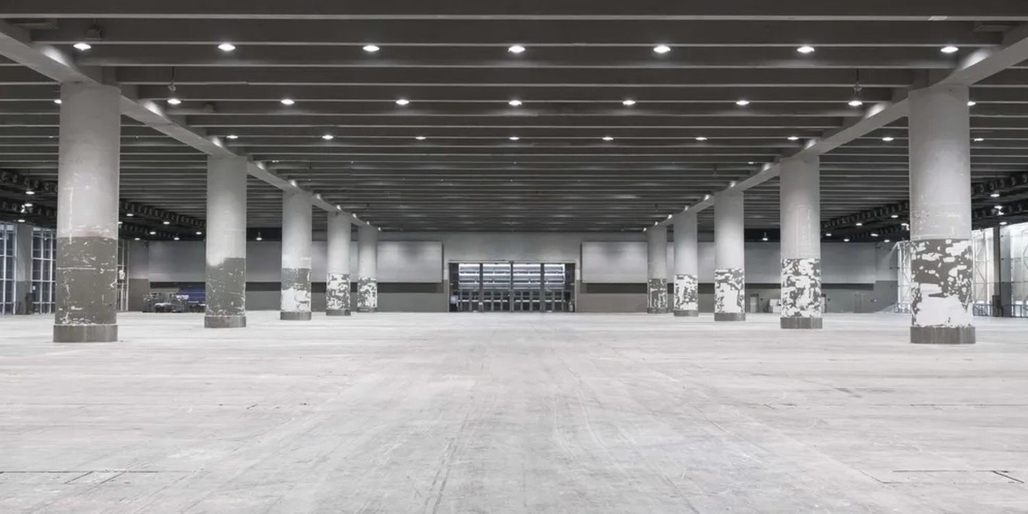 Rosyglow LED Batten and Floodlights: Reliable Lighting for Shorter Days