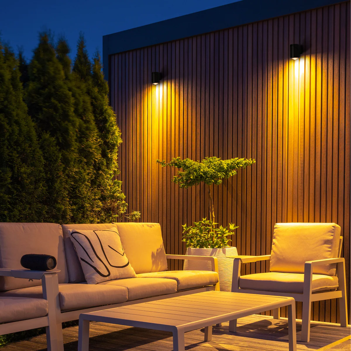 Usage of Rotatable Cylinders Outdoor LED Wall Light Black 3000K Narrow Beam 182-034150