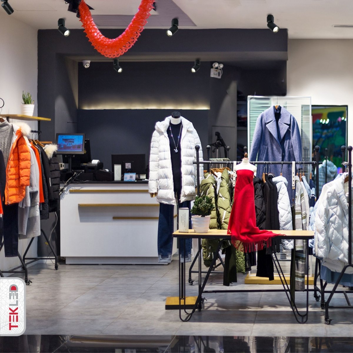 Indoor usage of LED Surface-Recesssed Rotatable Downlight H-160 20W Cool White 4000K Black | TEKLED 174-03696