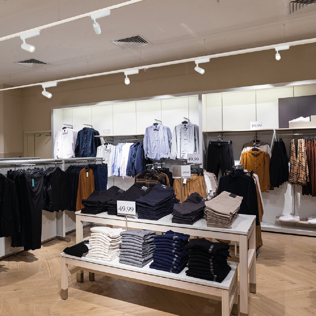 Indoor usage of Tracklight 3-wire Single Line 10W Cool White 4000K White Body | TEKLED 174-03990