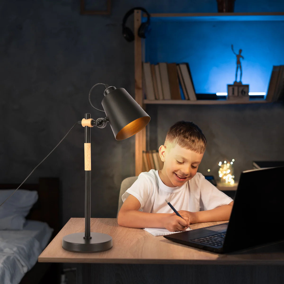 Where to use Scandi Sleek E27 Desk Lamp 130-03702